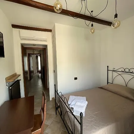 La Vie En Rose Bed & Breakfast Fondi Exterior photo