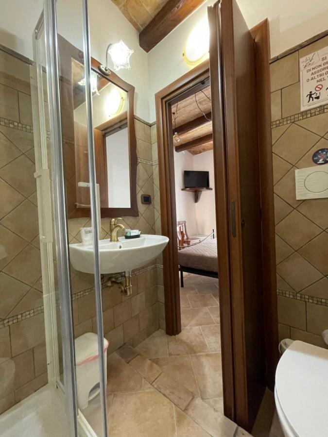La Vie En Rose Bed & Breakfast *