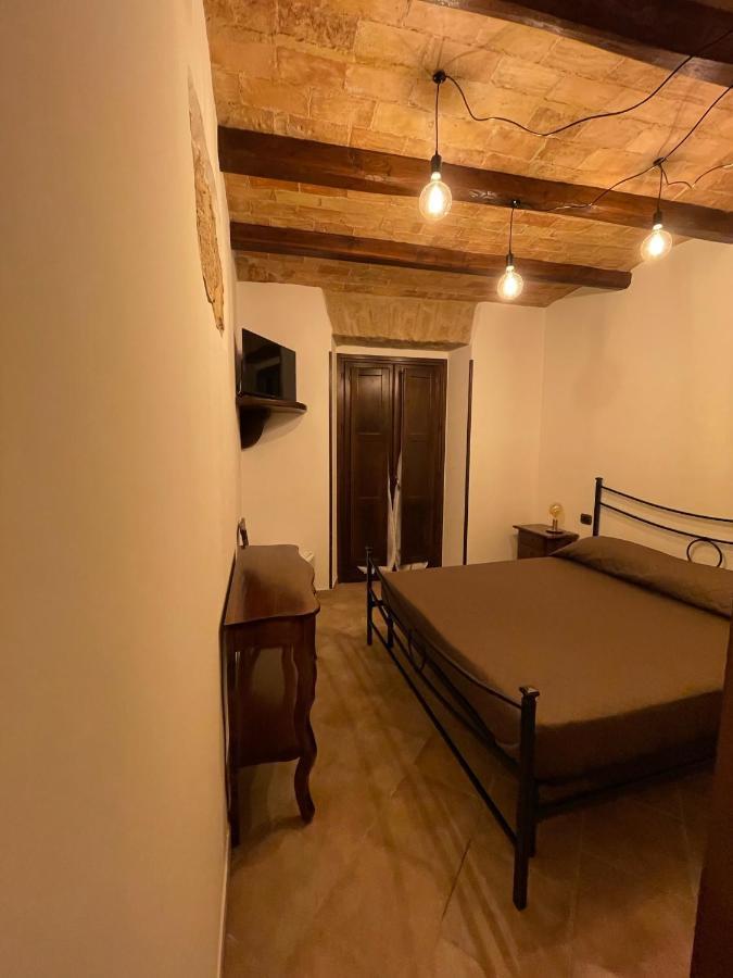 La Vie En Rose Bed & Breakfast *